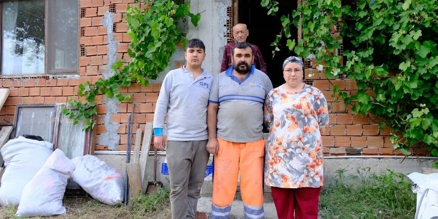 Bafra'da 7 Yıl Önce Elleriyle Yaptıkları Ev Kül Oldu (3)