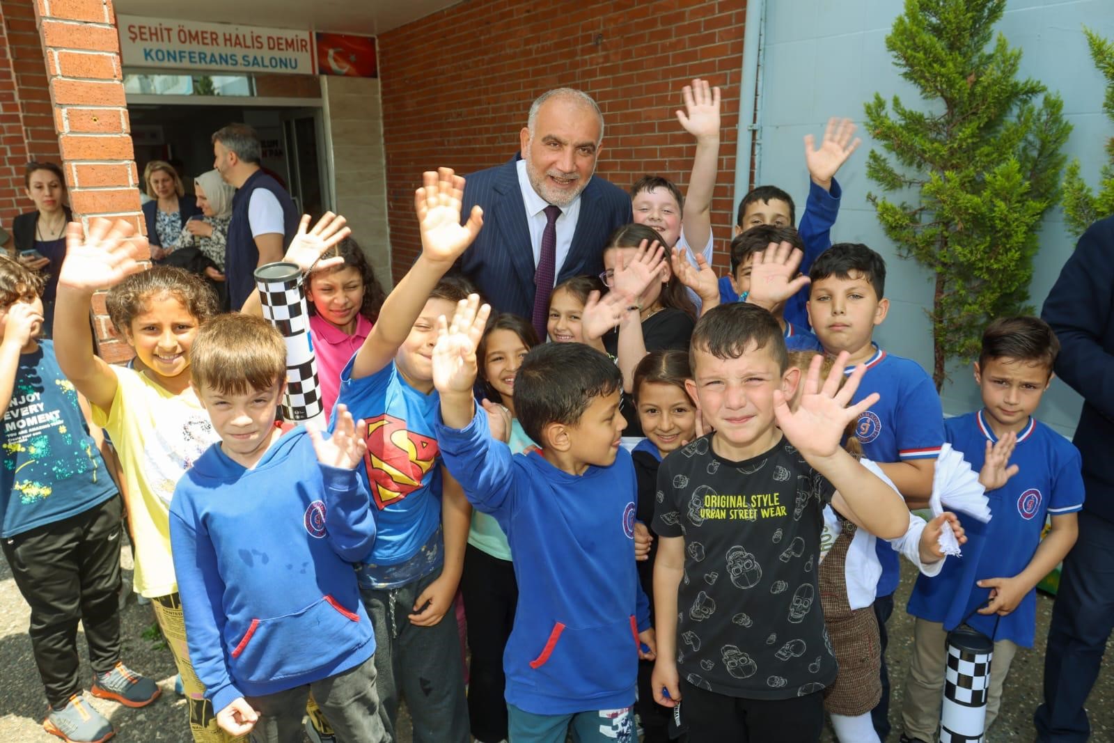 Kan Bağışı Yapılmasına Katkı Sağlayan Öğrencilere Ödül (2)