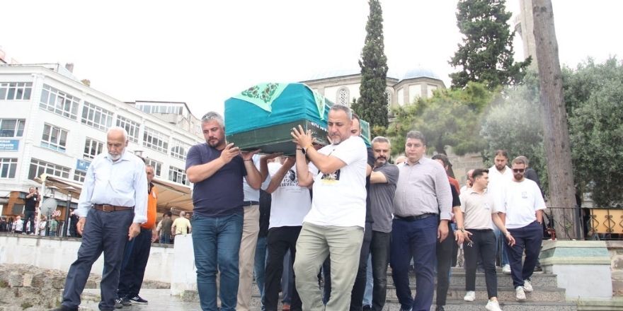 Ayşe Parlak Dualarla Son Yolculuğuna Uğurlandı (4)