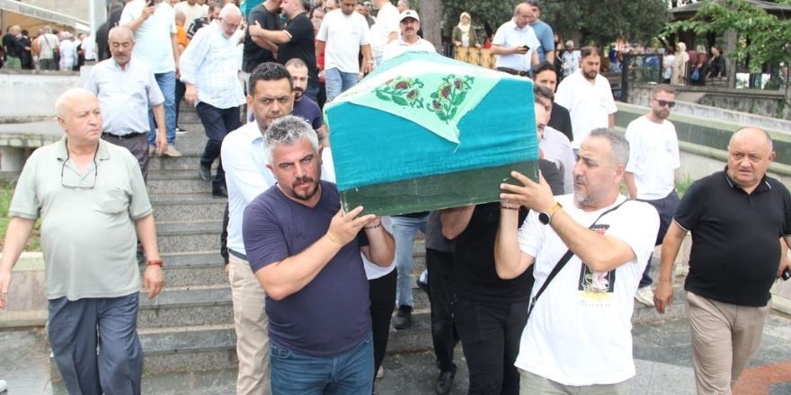 Ayşe Parlak Dualarla Son Yolculuğuna Uğurlandı (6)