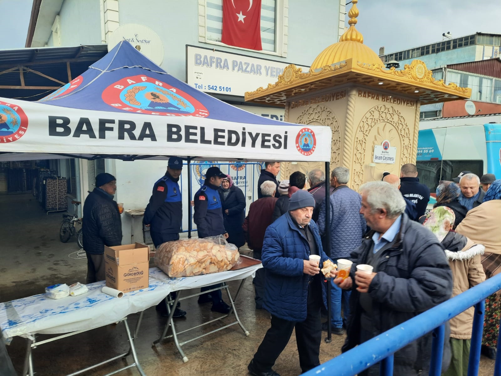 Bafra Beledi̇yesi̇ Yüreklere Dokunmaya Devam Edi̇yor (6)