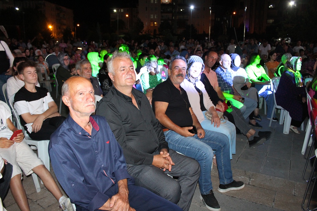 Bafra Kosder 2. Balkan Gecesi Halk Konseriyle Unutulmayacak Bir Gece Yaşattı (4)