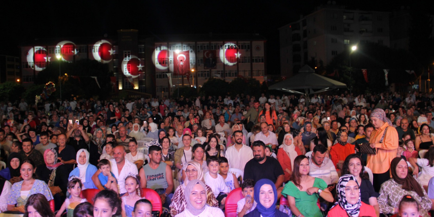 Bafra Kosder 2. Balkan Gecesi Halk Konseriyle Unutulmayacak Bir Gece Yaşattı (9)