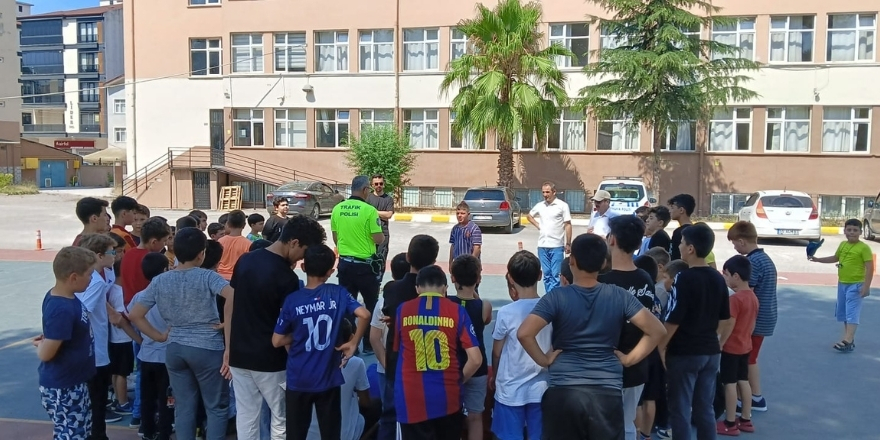 Bafra'da Yaz Kur'an Kurslarına Katılan Öğrencilere Trafik Eğitimi (5)