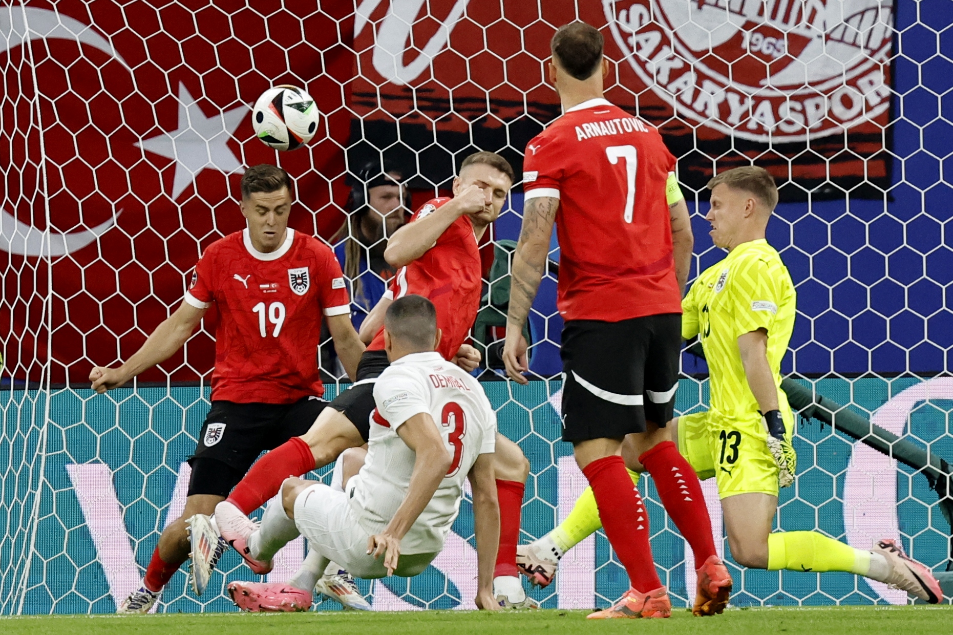 Milli Takım Çeyrek Finalde! Merih'in Golleri Turu Getirdi (3)