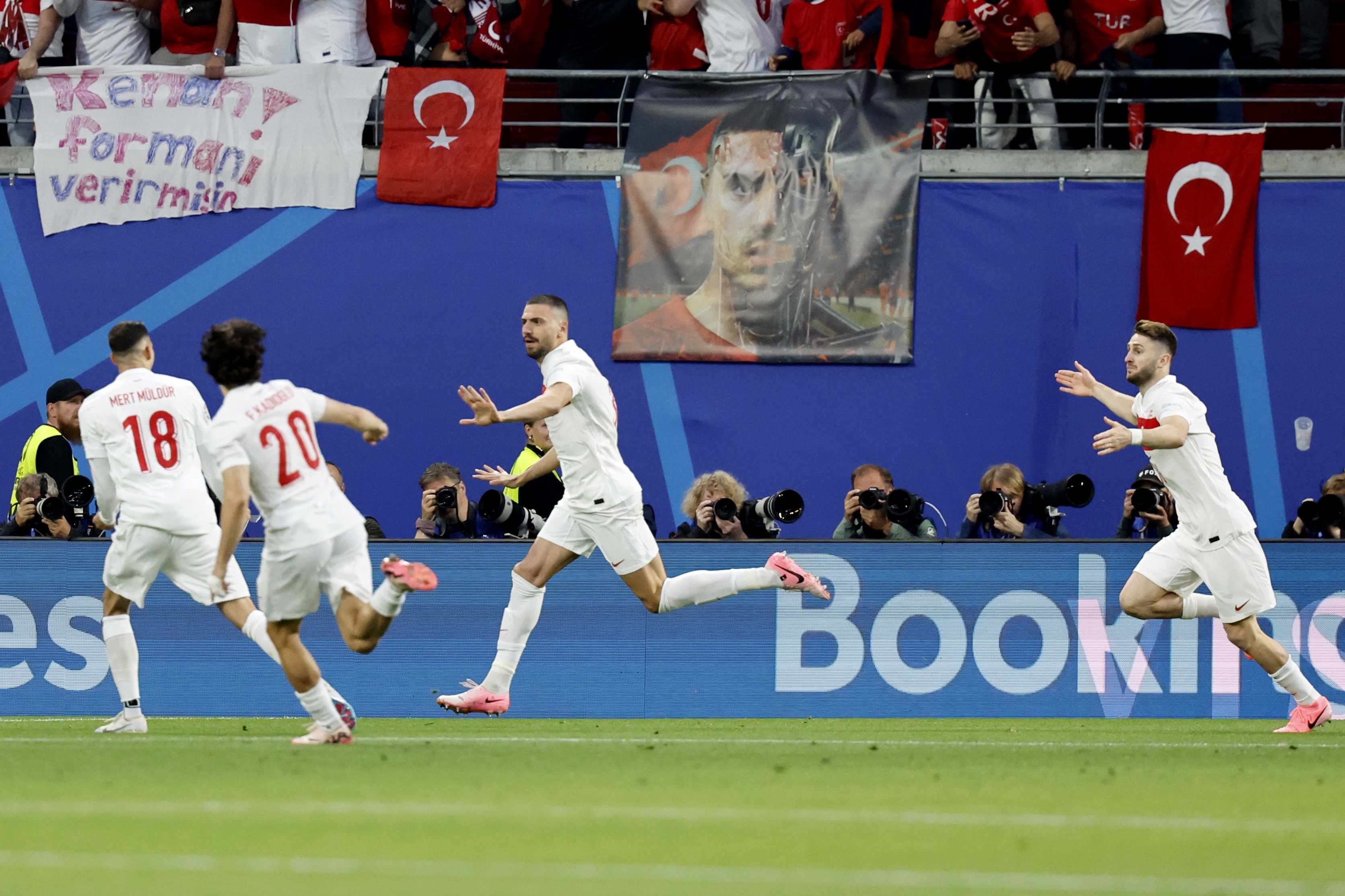 Milli Takım Çeyrek Finalde! Merih'in Golleri Turu Getirdi (7)