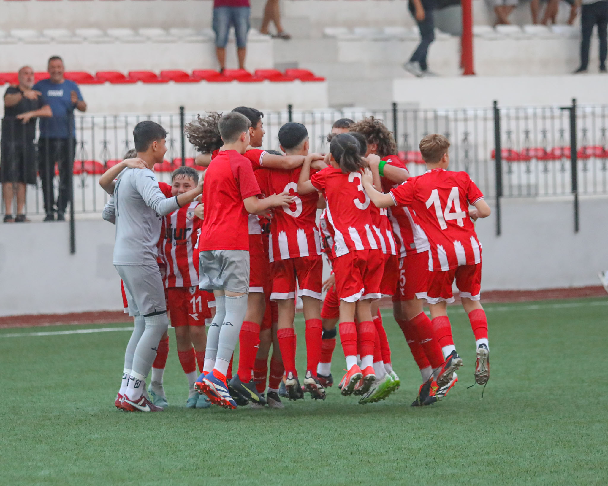 Yılport Samsunspor U13 Takımı Kazanmayı Bildi (1)
