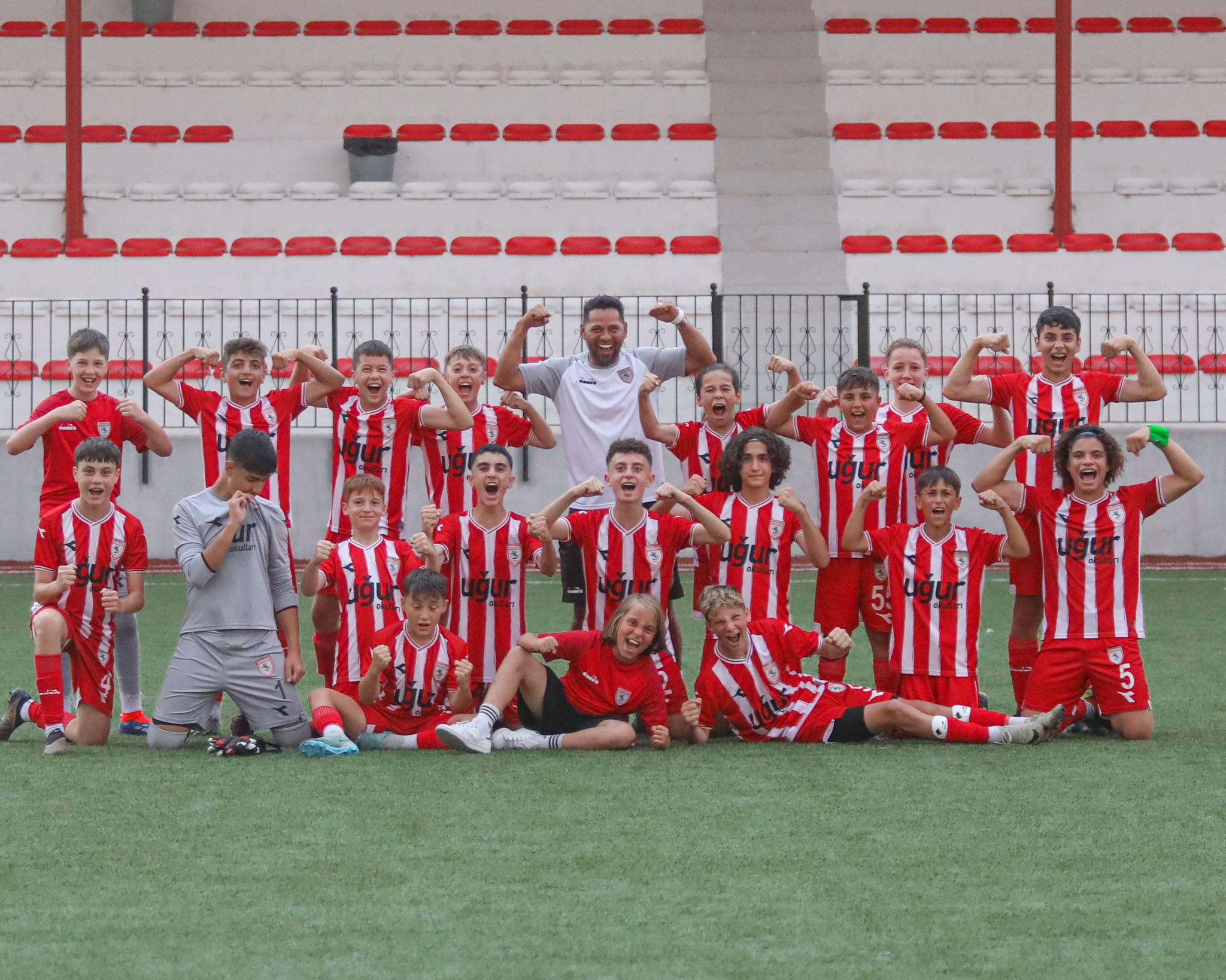 Yılport Samsunspor U13 Takımı Kazanmayı Bildi (2)