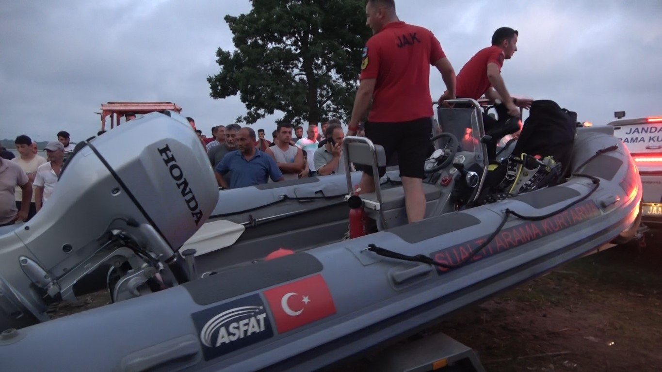 Yörüklerde Gölde Kaybolan 2 Balıkçının Cansız Bedeni Bulundu (4)