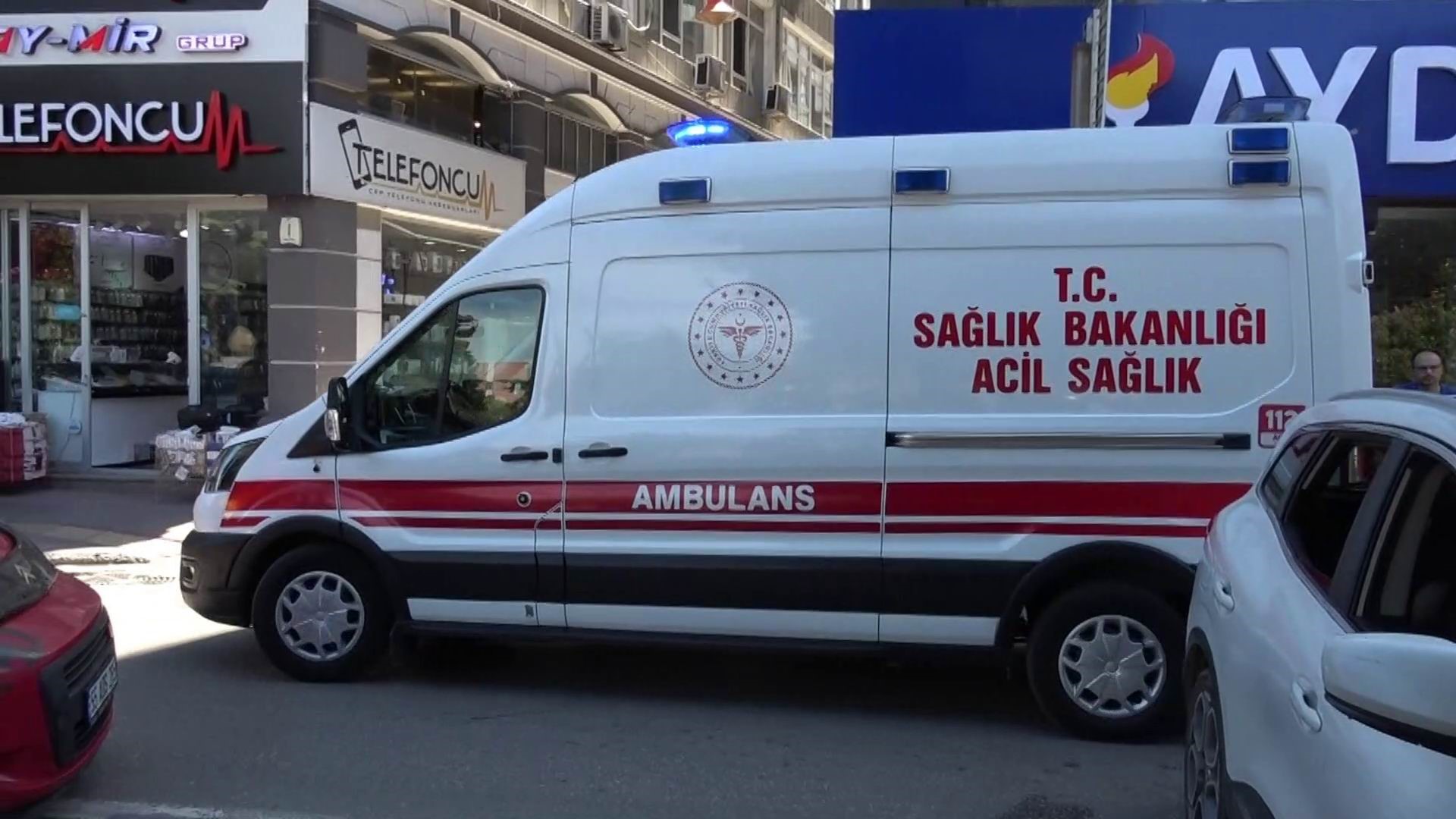 Motosikletin Otomobile Çarptığı Kaza Kamerada 2 Yaralı (3)