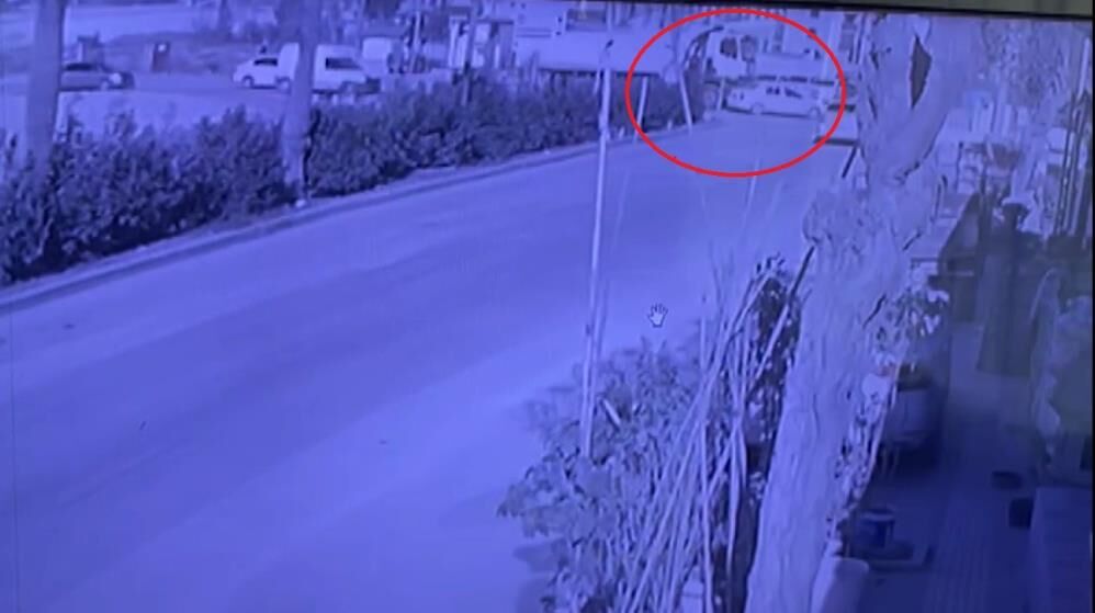 Antakya’da Hafriyat Kamyonu Dehşeti Otomobili 50 Metre Sürükledi 1