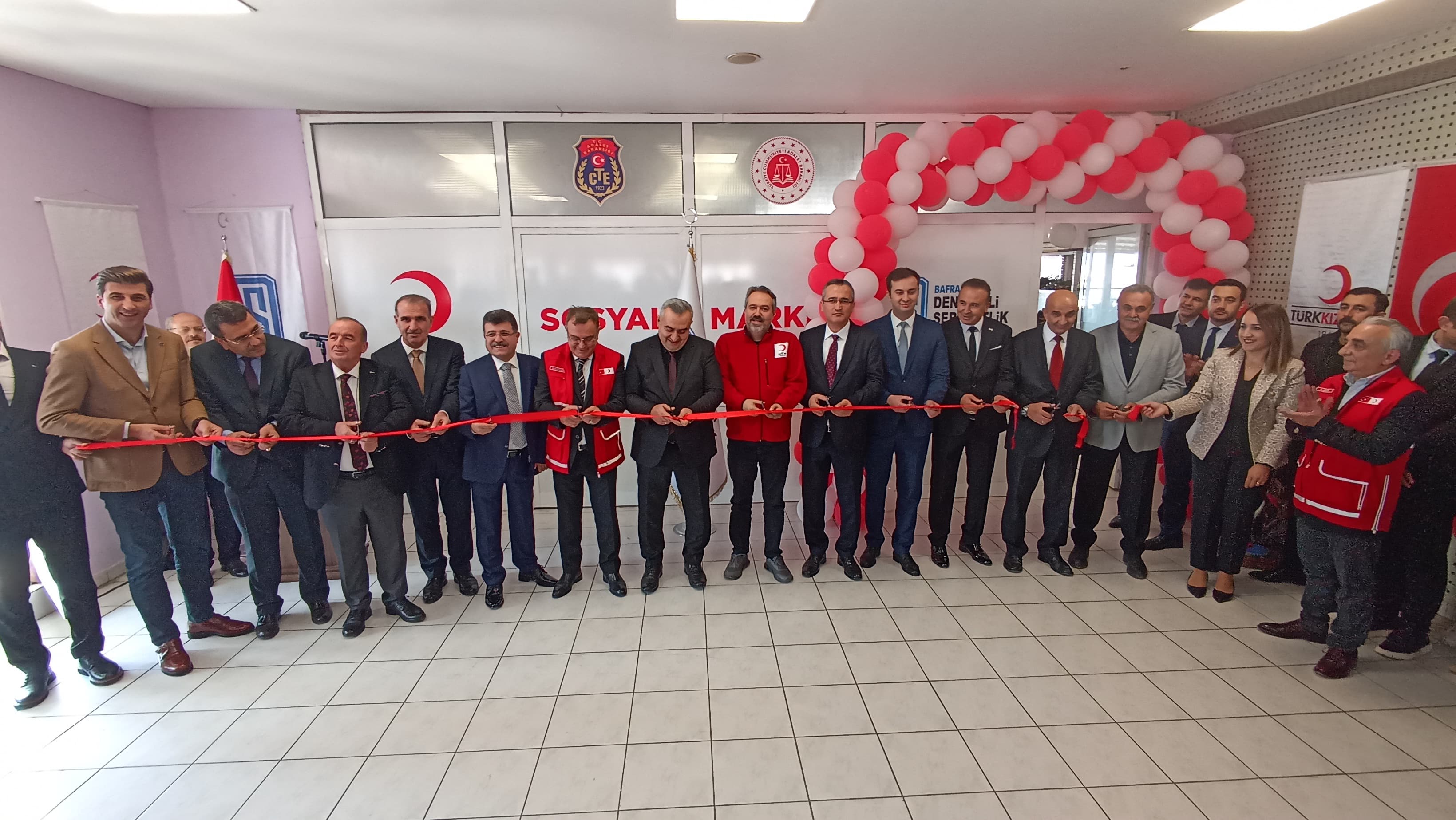 Bafra'da Kızılay Butik ve El Sanatları Ahşap Boyama Sergisi açılışı gerçekleştirildi