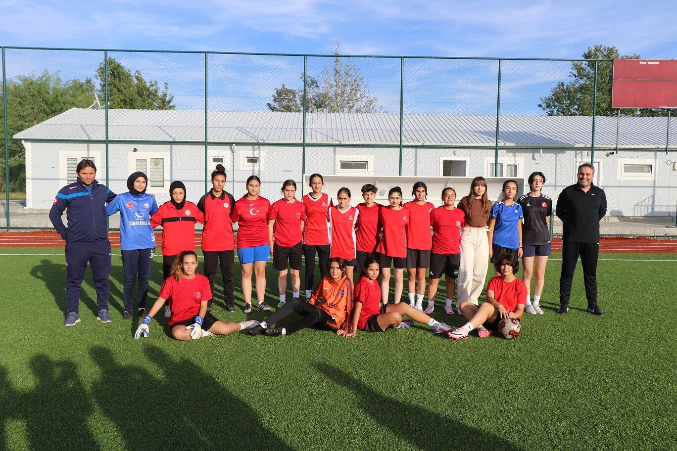 Kadın Futbolcuların Başarısı Kız Çocuklarını Futbola Yönlendiriyor (4)