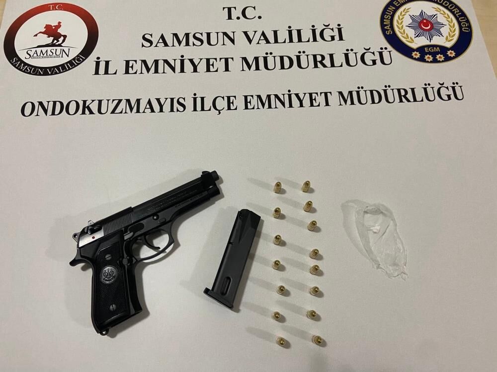 Samsun'da Yol Uygulamasında Ruhsatsız Silah Ve Kokain Ele Geçirildi-1