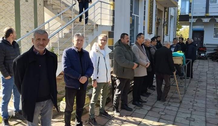 Çeti̇nkaya'da Şazi̇ye Uyanik Son Yolculuğuna Uğurlandi (2)