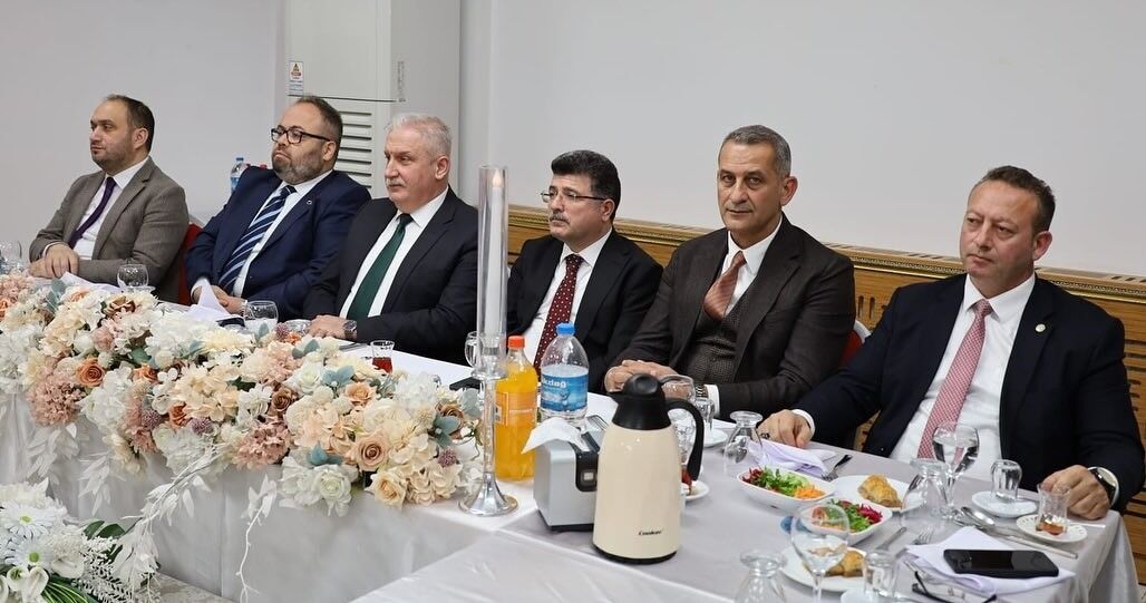 Tarık Erol’a Eğitimde Katkılarından Dolayı Plaket Takdim Edildi-2