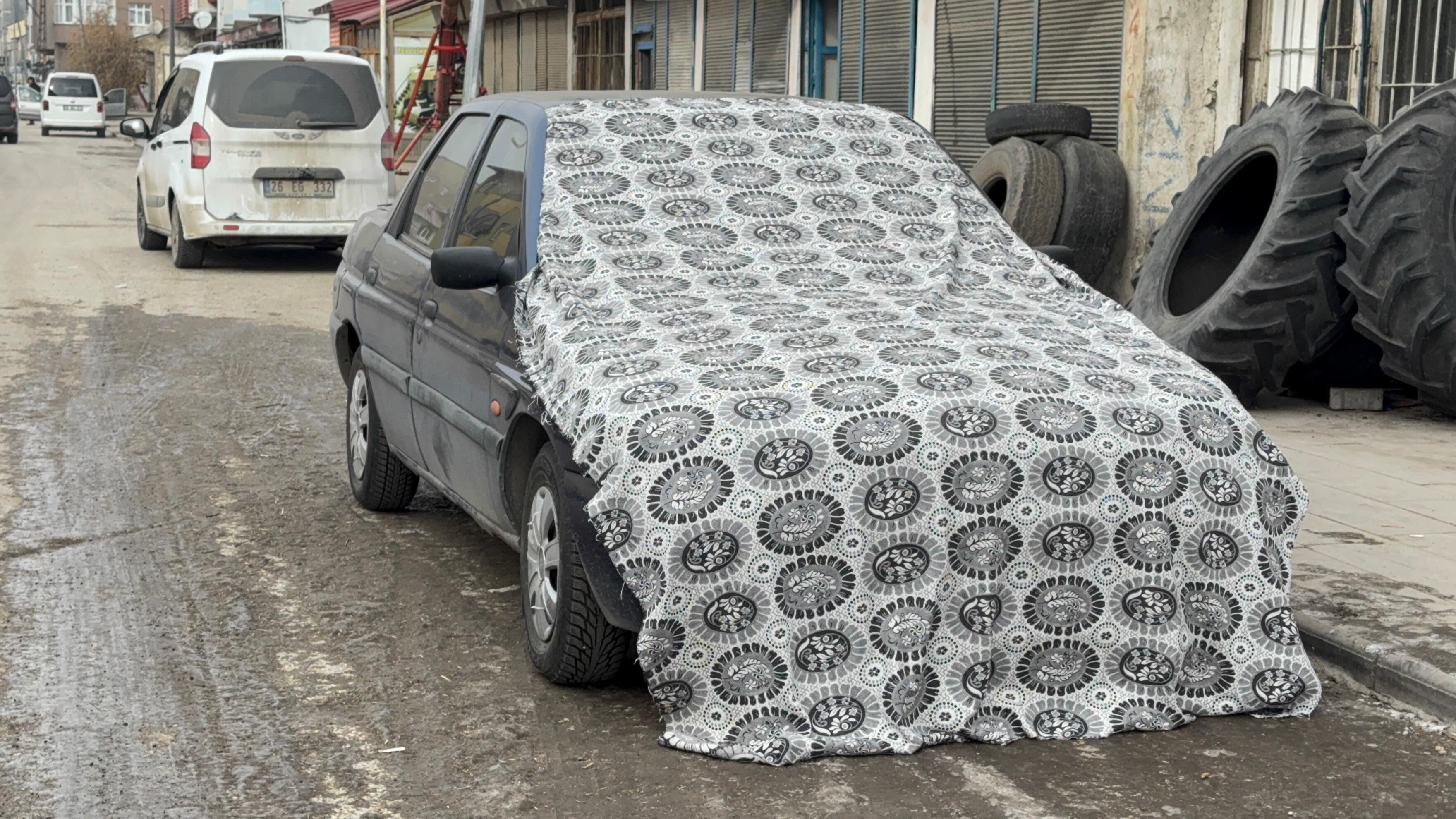 Ağrı'da Dondurucu Soğuklar Murat Nehri Dondu (1)