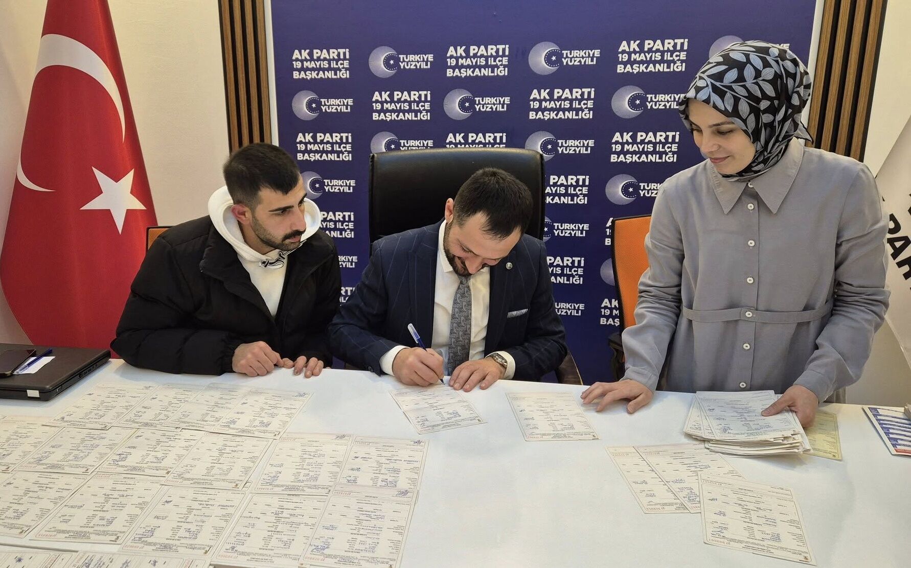 Ak Parti 19 Mayıs İlçe Teşkilatı'ndan Üye Artışı Atağı (3)