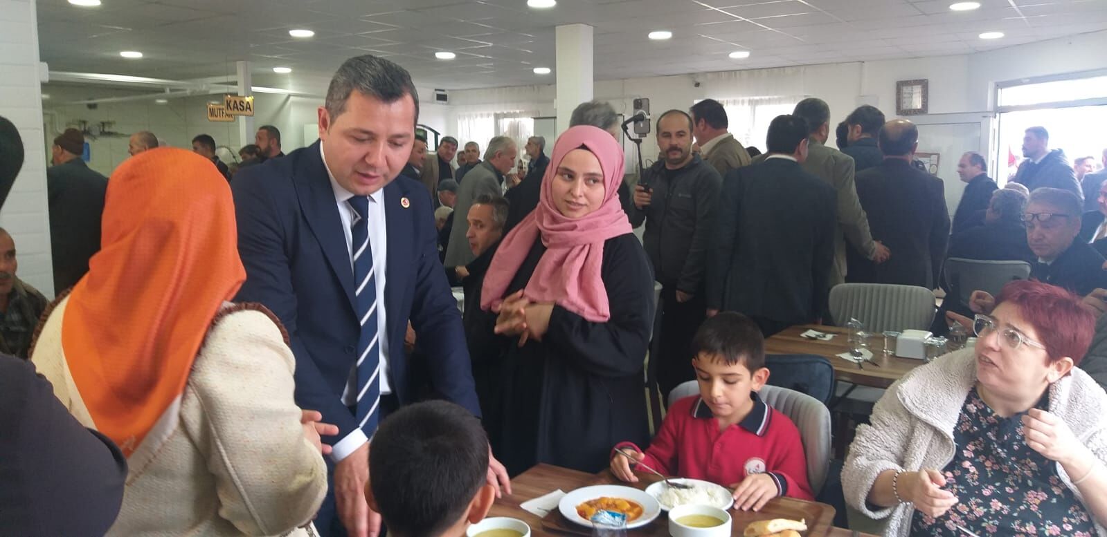 Alaçam Belediye Restoranı’na Görkemli Açılış (9)
