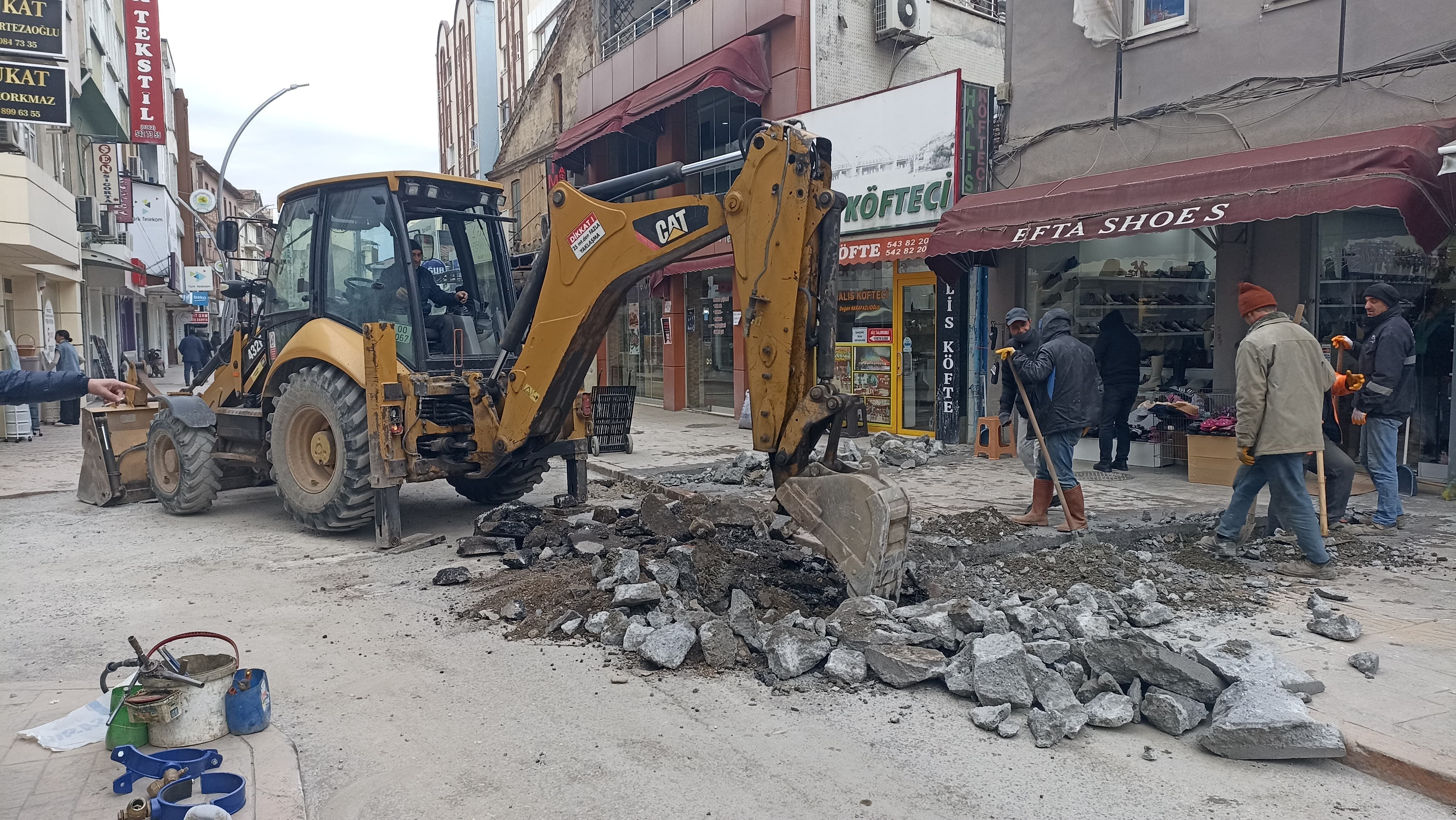 Alaçam Caddesi Trafiğe Kapalı (3)