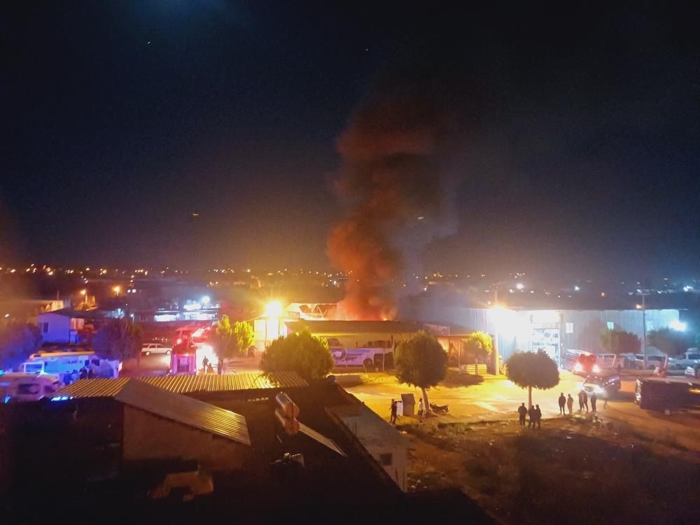 Antalya’da Araç Boyama Atölyesinde Yangın Bir Genç Hayatını Kaybetti (3)
