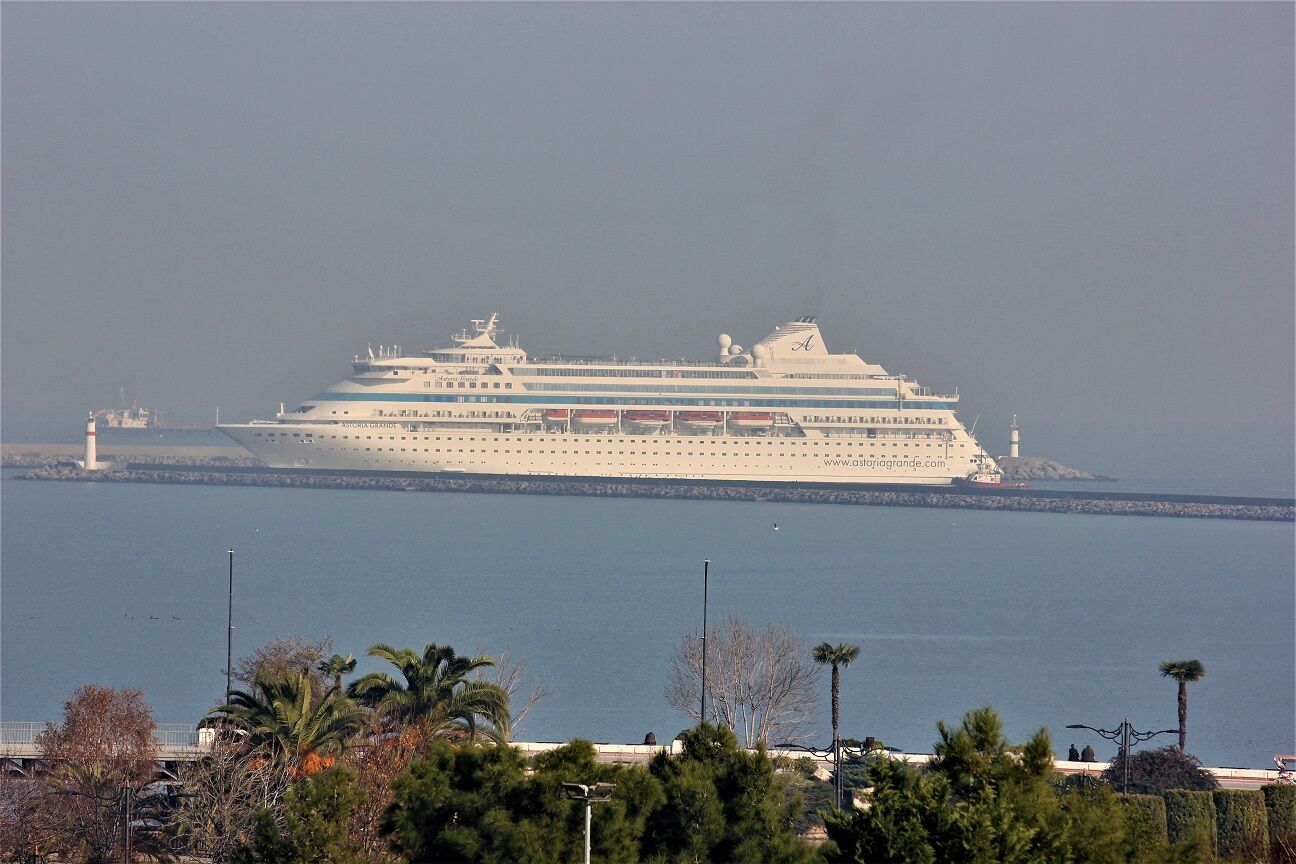 Astoria Grande Kruvazi̇yeri̇ Samsun’a Demi̇rledi̇ (2)