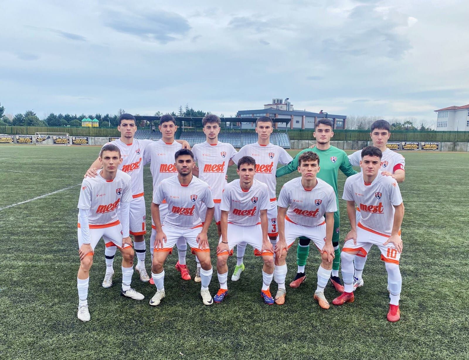 Atakum Belediyespor Terme Lisesi Futbol Takımını Mağlup Etti