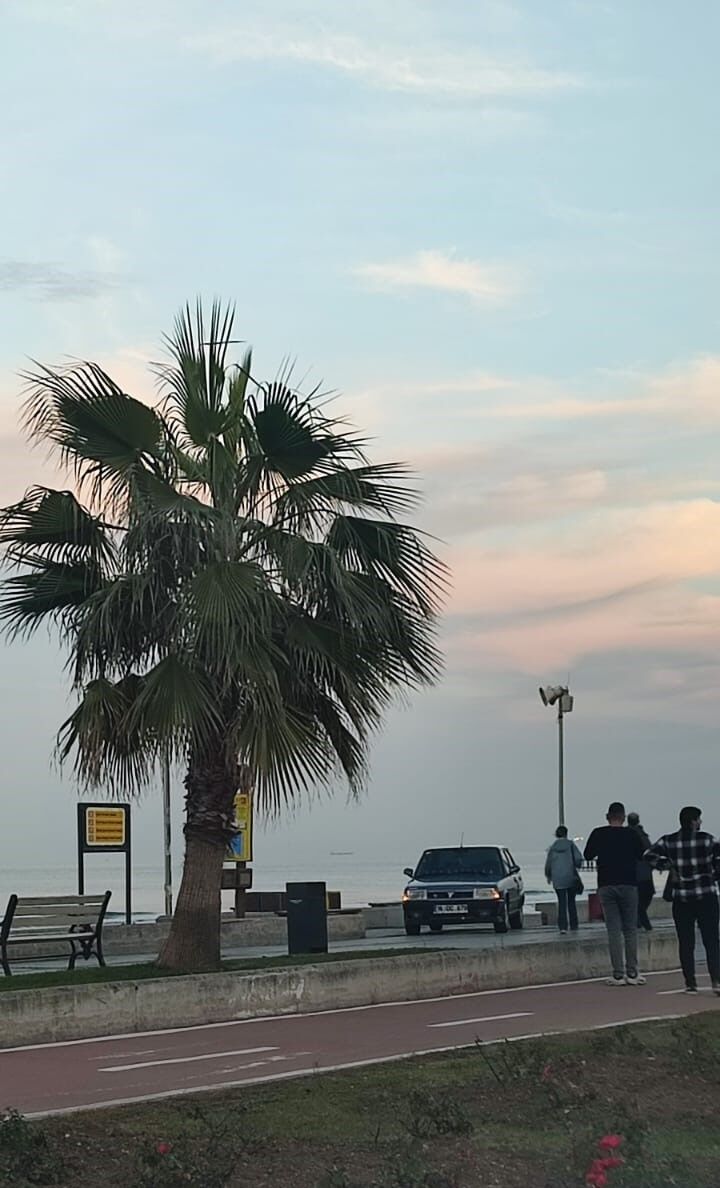 Atakum’da Yaya Kaldırımına Araç Parkı Tepki Çekti! (1)-2