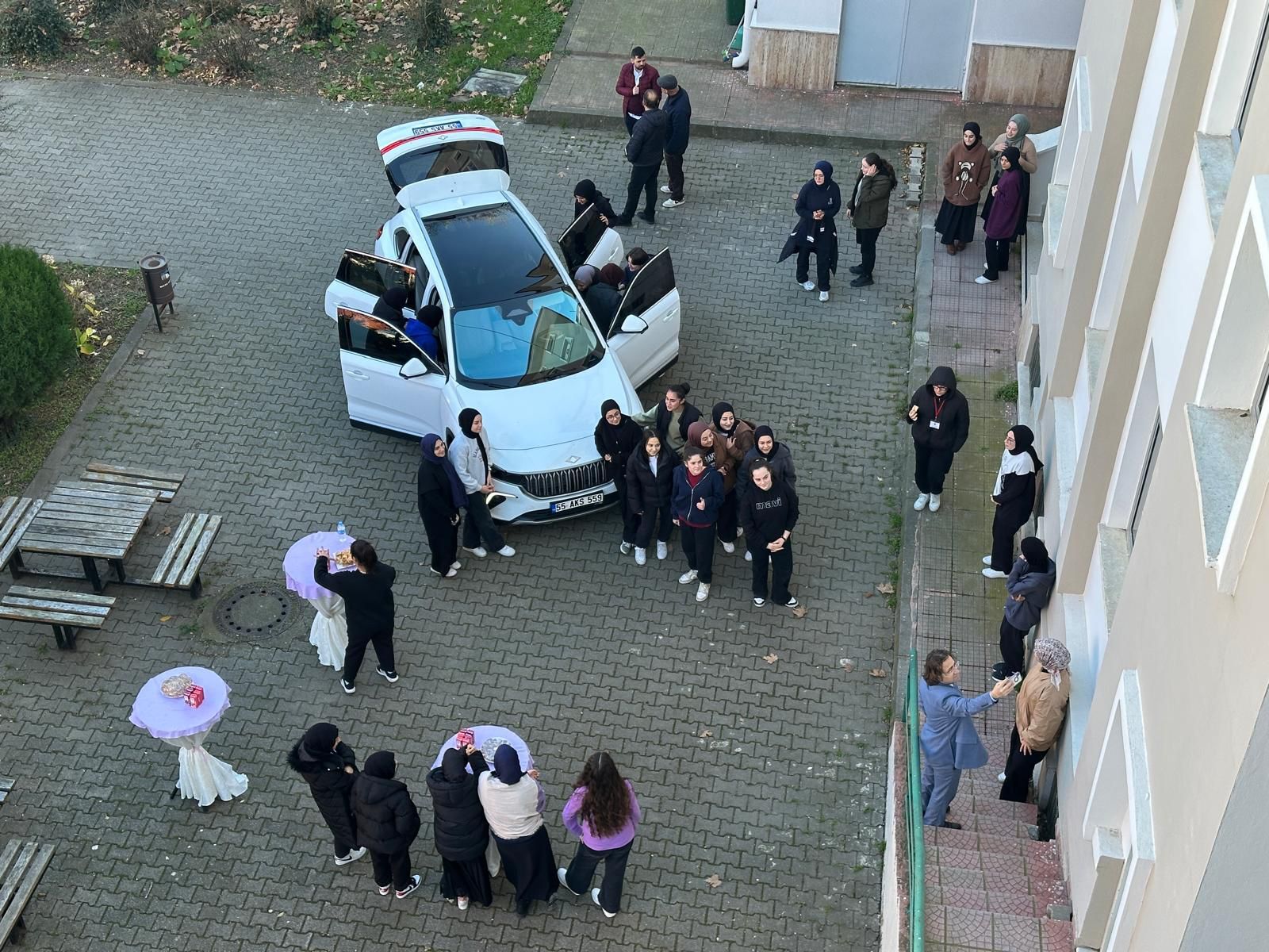 Bafra Kız Anadolu İmam Hatip Lisesi’nde Yerli Malı Haftası’na Togg Damgası (3)