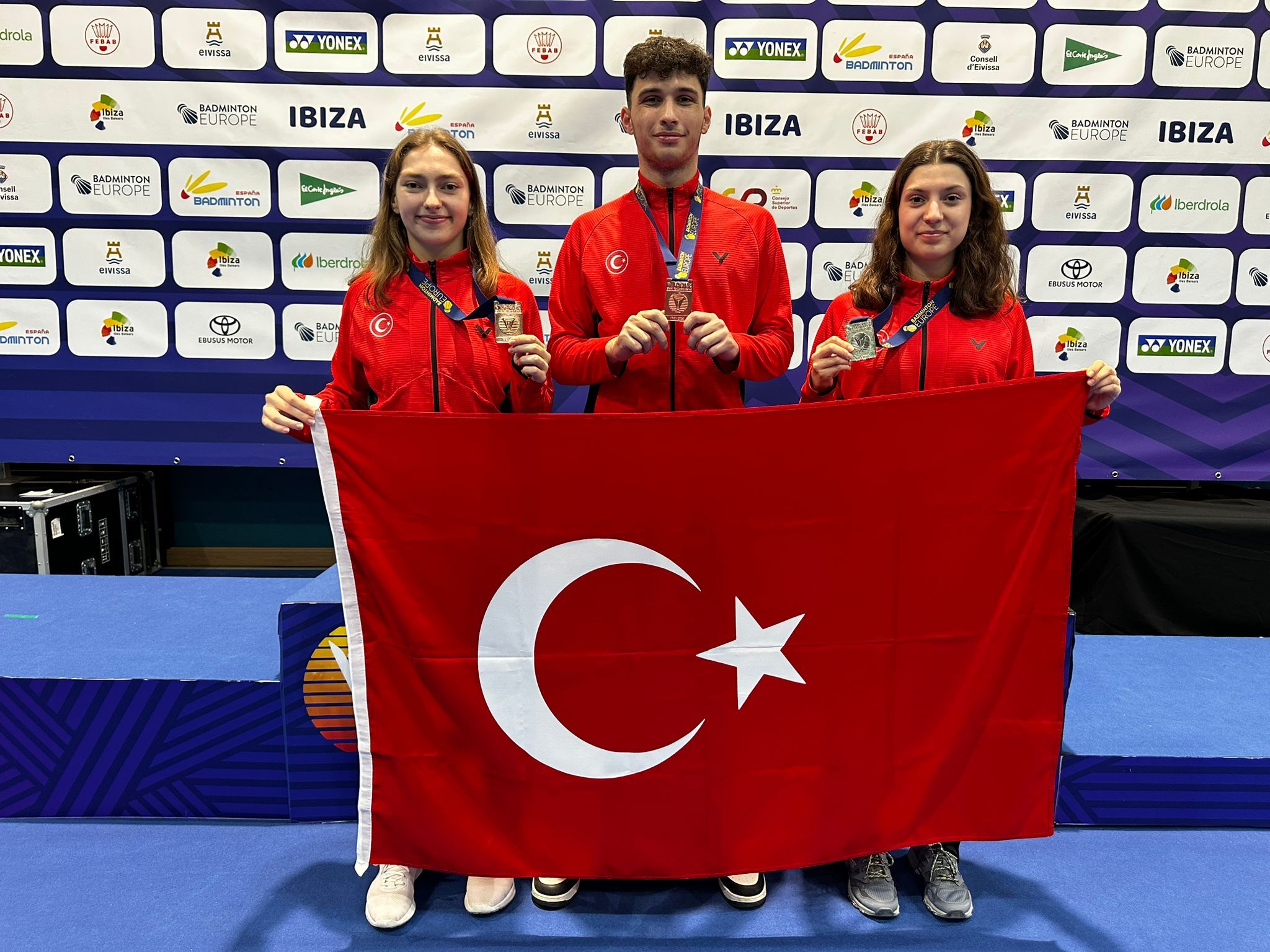 Bafra’dan Avrupa’ya Badminton’da Tarihi Zafer (2)