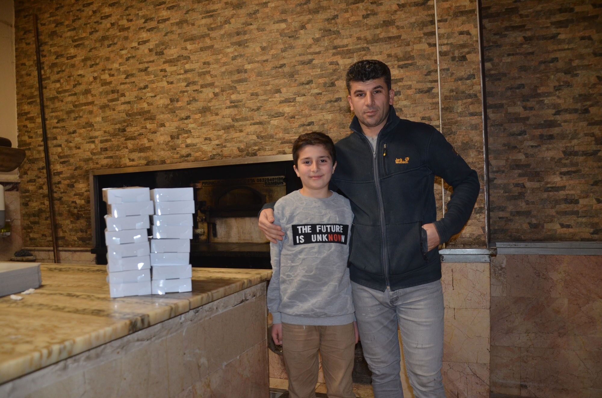 Bafralı Çınar’ın Kutu Katlama Hızı Hayran Bırakıyor! (2)