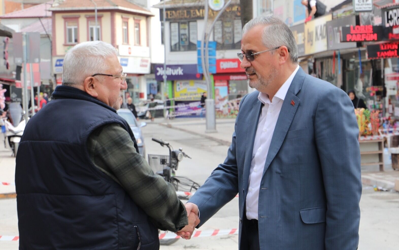 Başkan Hamit Kılıç’tan Esnafa Ziyaret Gönülden Muhabbetle Bağlıyız (4)