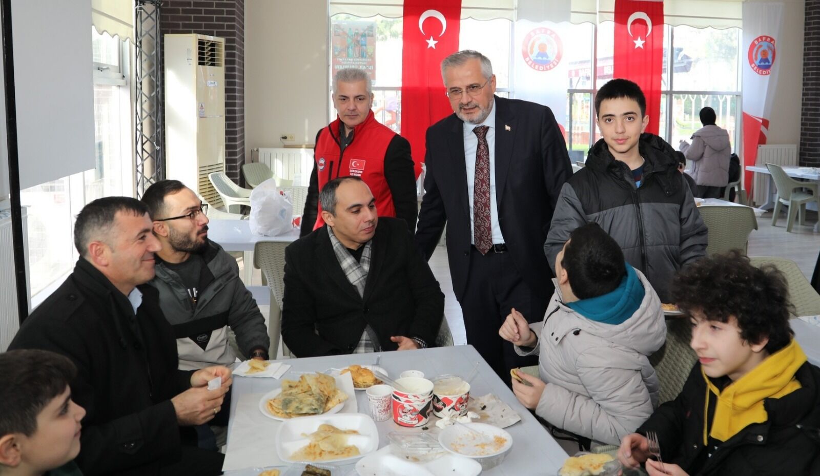 Başkan Hamit Kılıç’tan Filistin’e Destek Hayır Çarşısına Ziyaret (4)