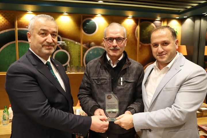 Başkan Osman Topaloğlu’ndan Emeklilere Veda Yemeği (10)