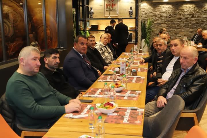 Başkan Osman Topaloğlu’ndan Emeklilere Veda Yemeği (6)