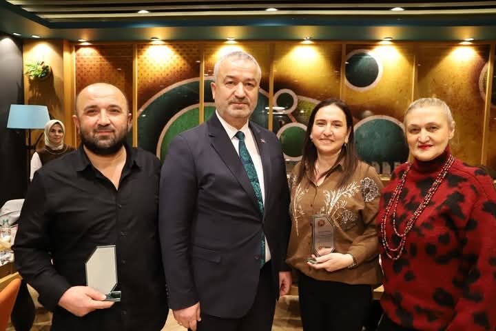 Başkan Osman Topaloğlu’ndan Emeklilere Veda Yemeği (9)