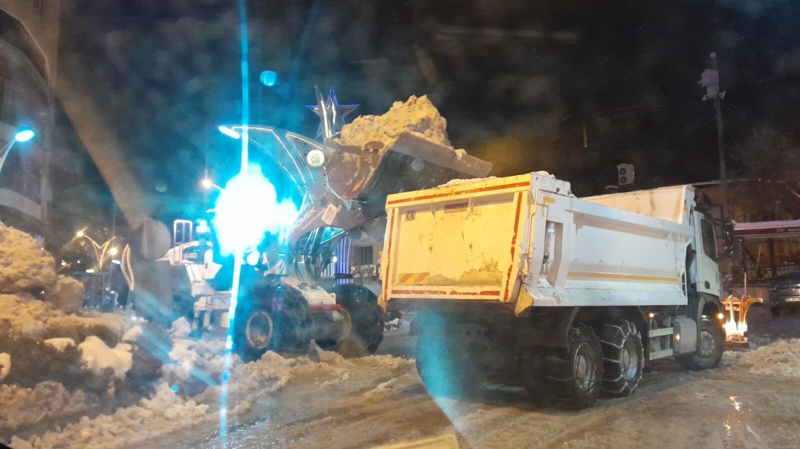 Hakkari’de Kar Esareti 11 Köy Ve 40 Mezra Yolu Kapandı 2