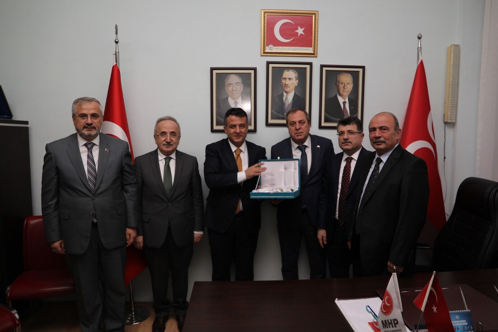 Halit Doğan’dan Bafra’da Mhp İlçe Başkanlığına Ziyaret (2)