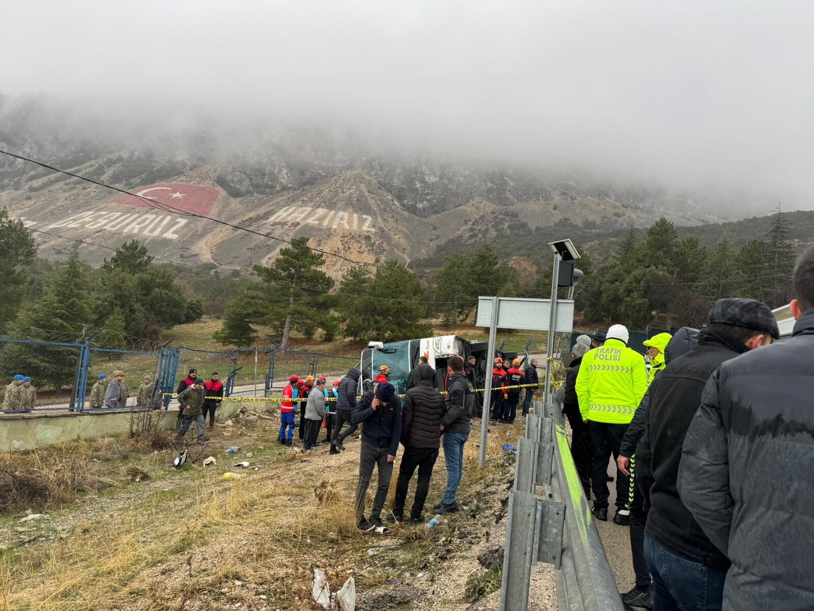 Isparta'da Yolcu Otobüsü Devrildi 1 Ölü, Çok Sayıda Yaralı