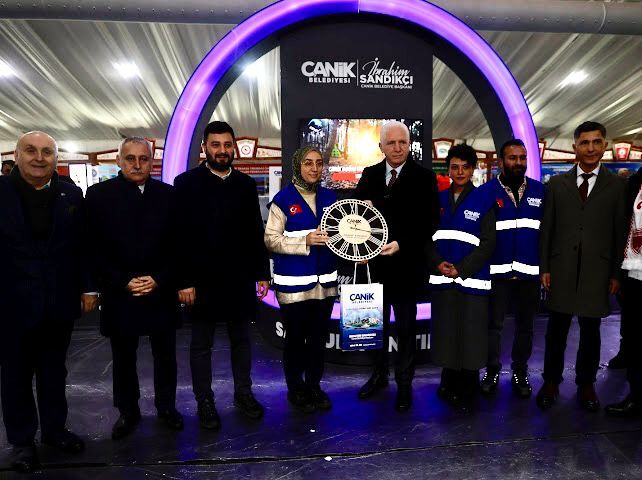 İstanbul Valisi Davut Gül, 10. Samsun Tanıtım Günleri’ni Ziyaret Etti (3)