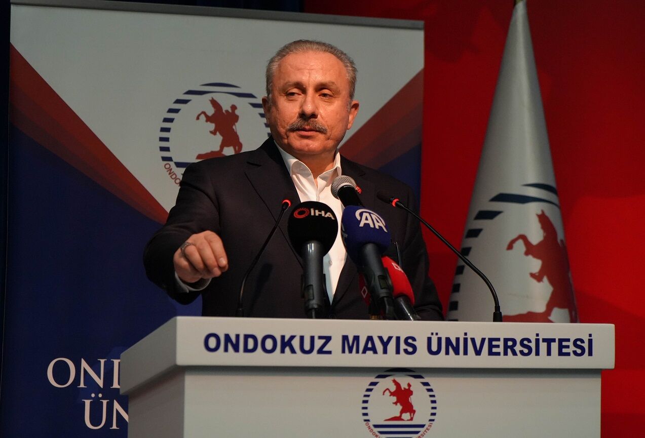 Mustafa Şentop Türkiye'nin Yeni Anayasaya İhtiyacı Var (2)