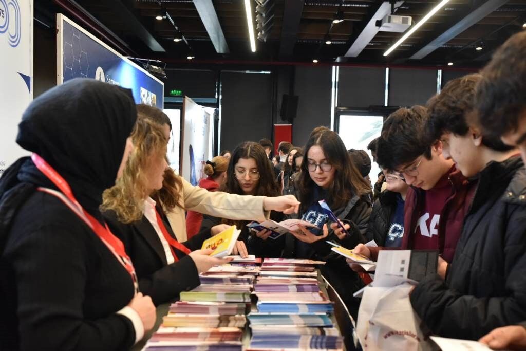Omü, 8. Samsun Üniversite Tanıtım Günleri’nde Adaylarla Buluştu 2