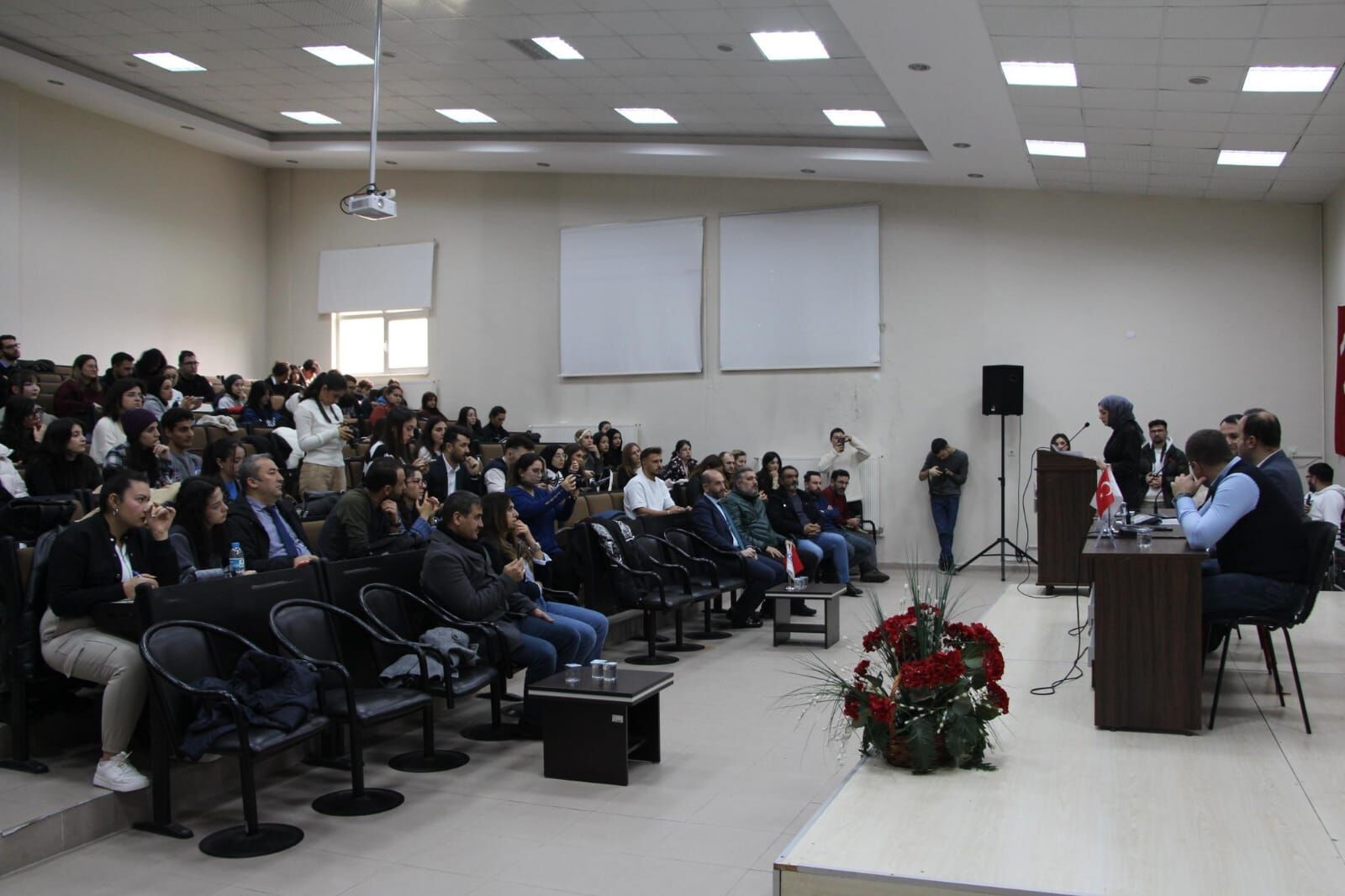 Omü'de İletişimde Kurumsallık Paneli (1)-1