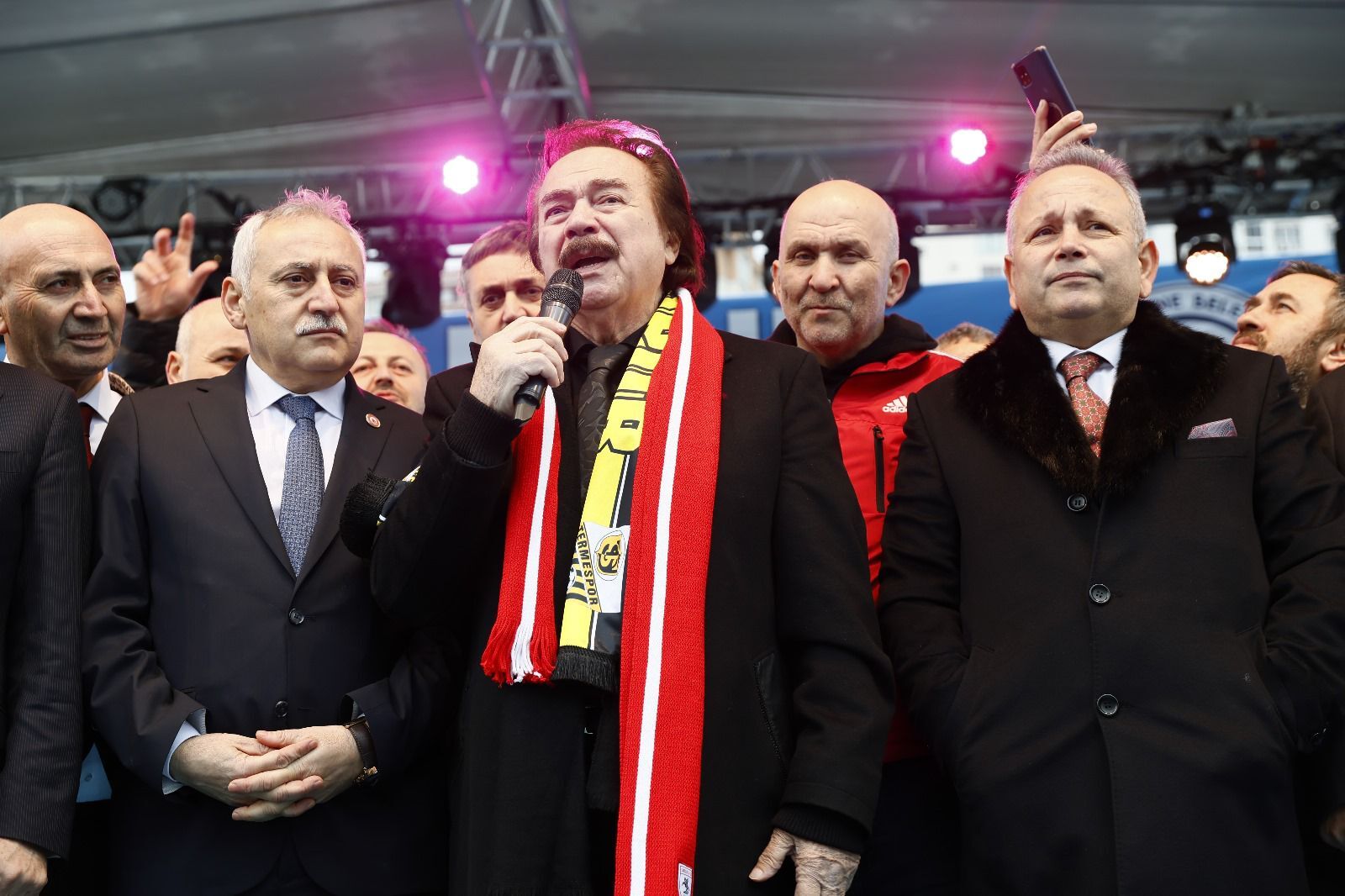Orhan Gencebay 10. Samsun Tanıtım Günlerinde Sadef' I Yalnız Bırakmadı