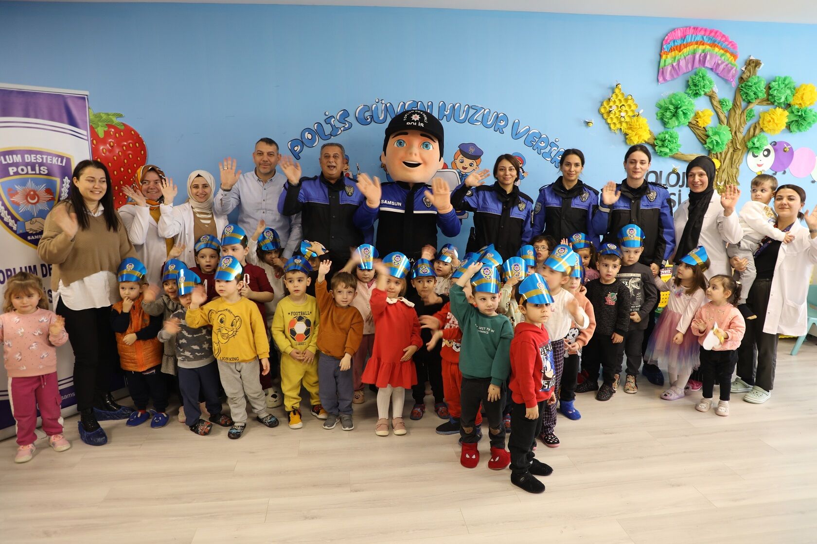 Polis Maskotu Kanka, İlkadım Kreşlerinde Miniklerle Buluştu (2)