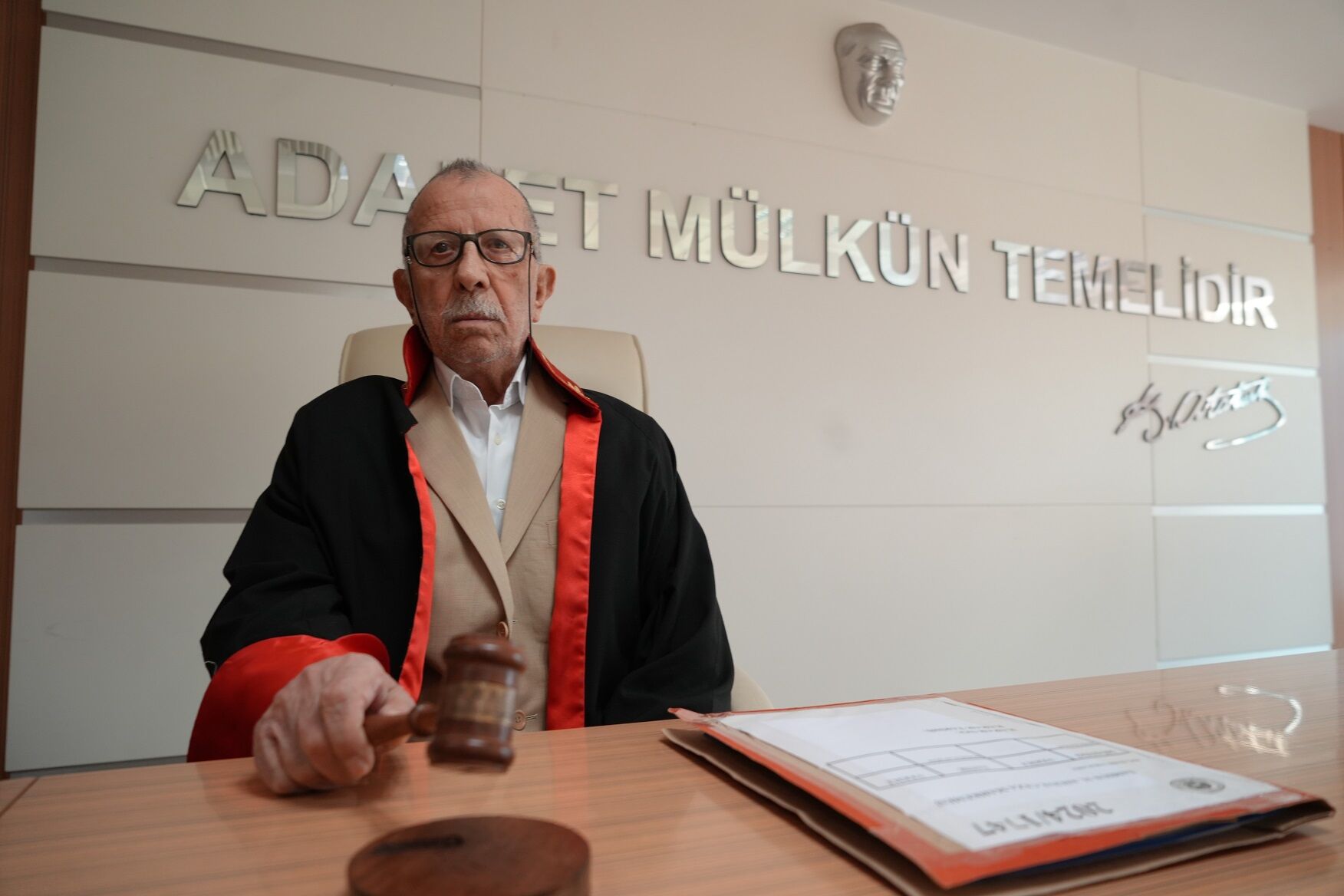 Samsun'da 87 Yaşındaki Naci Amca Hakimlik Hayalini Gerçekleştirdi (3)