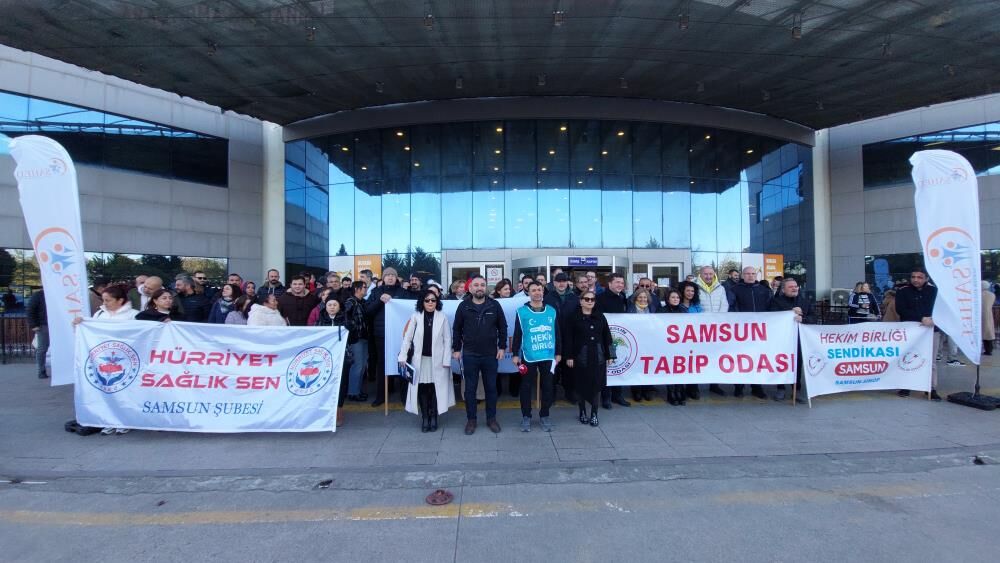 Samsun’da Ai̇le Heki̇mleri̇ni̇n İş Birakma Eylemi̇nde 2'Nci̇ Gün (2)