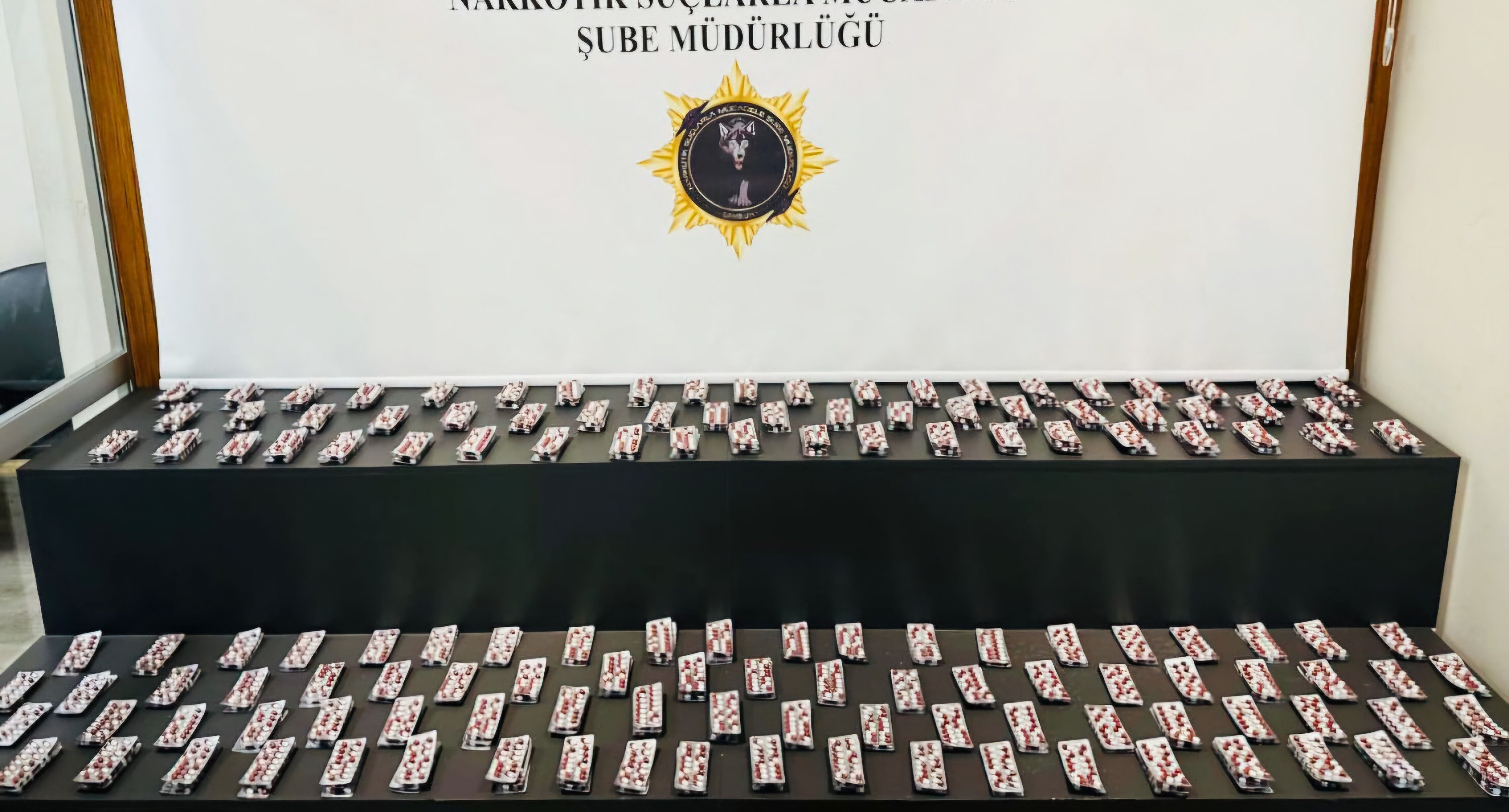 Samsun'da Bi̇nlerce Uyuşturucu Hap Ele Geçi̇ri̇di̇ (1)