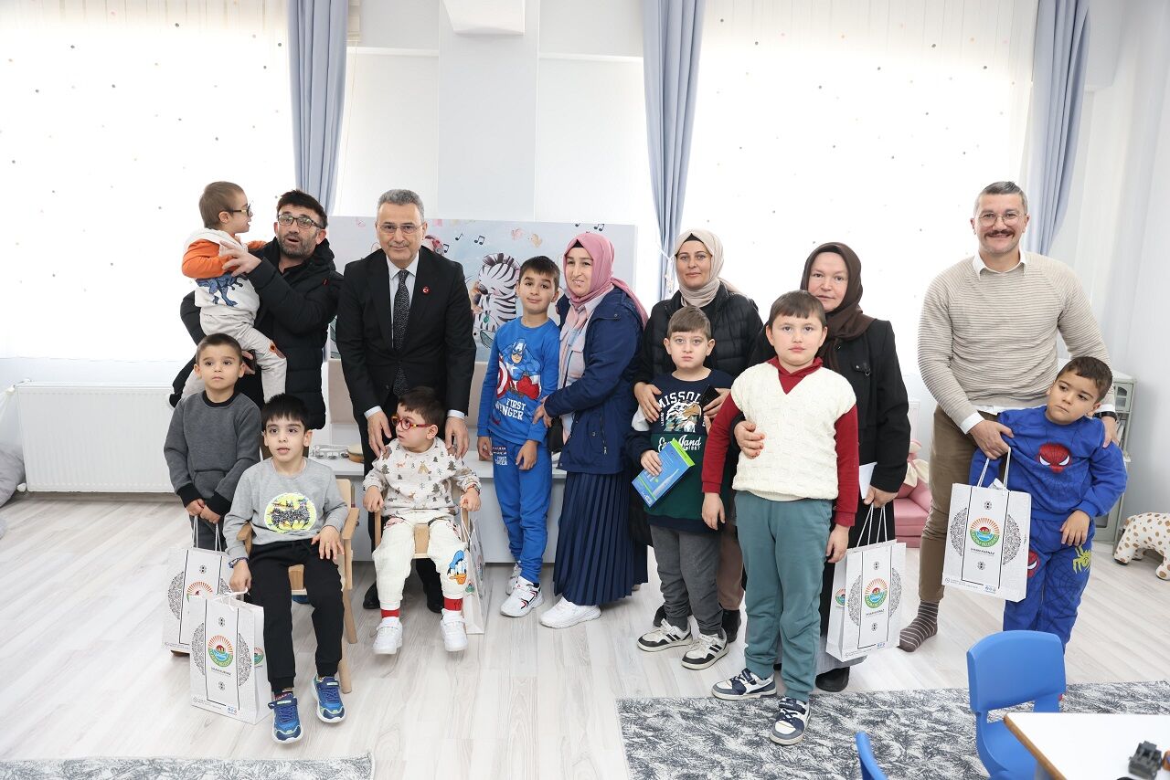 Samsun'da ‘Bizimle Gülümse Hayata’ Projesi Özel Gereksinimli Öğrencilere Destek! (9)