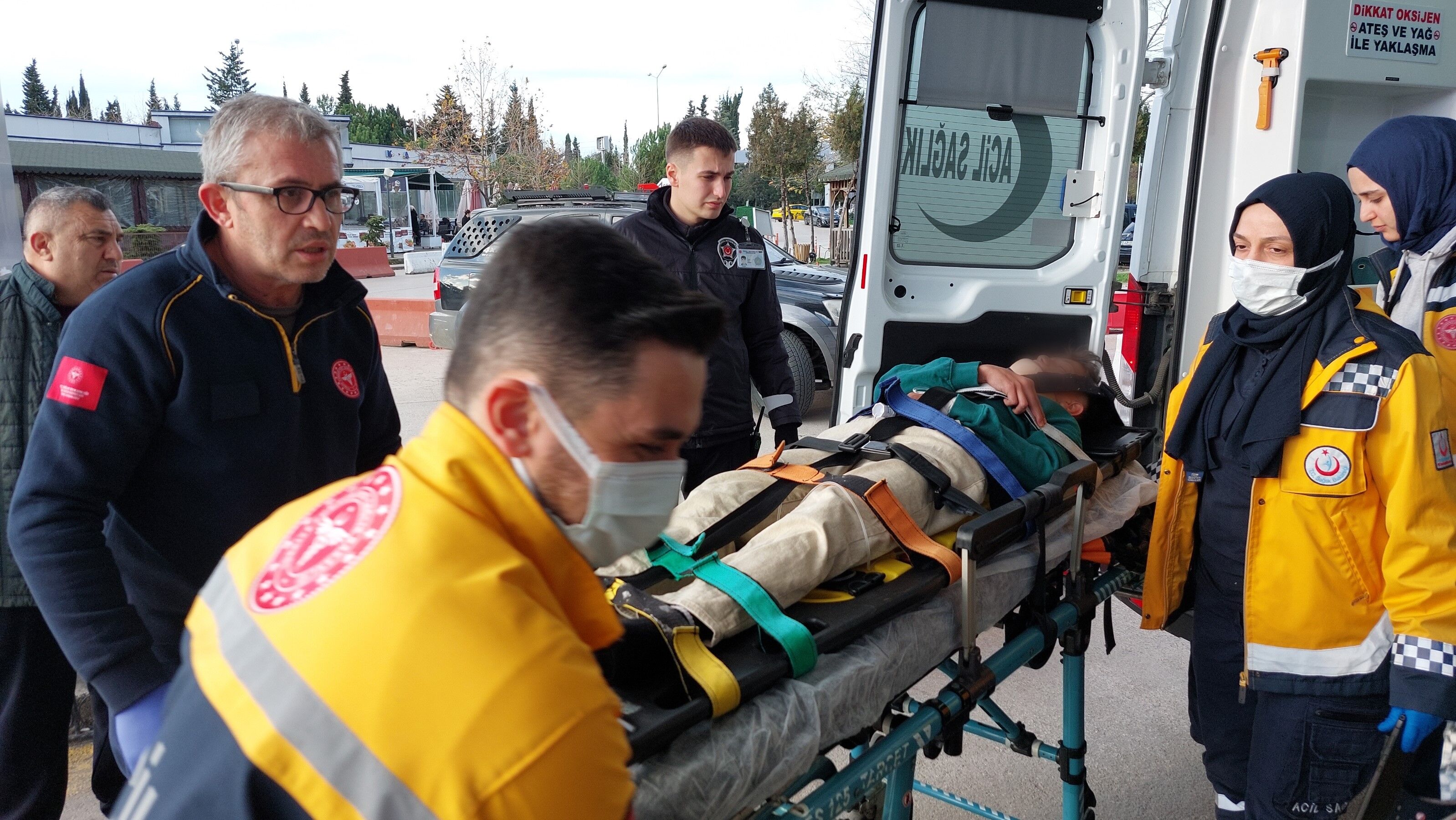 Samsun’da Eve Ki̇li̇tlenen Çocuk Dişari Çikmak İçi̇n Ağir Bedel Ödedi̇ (2)